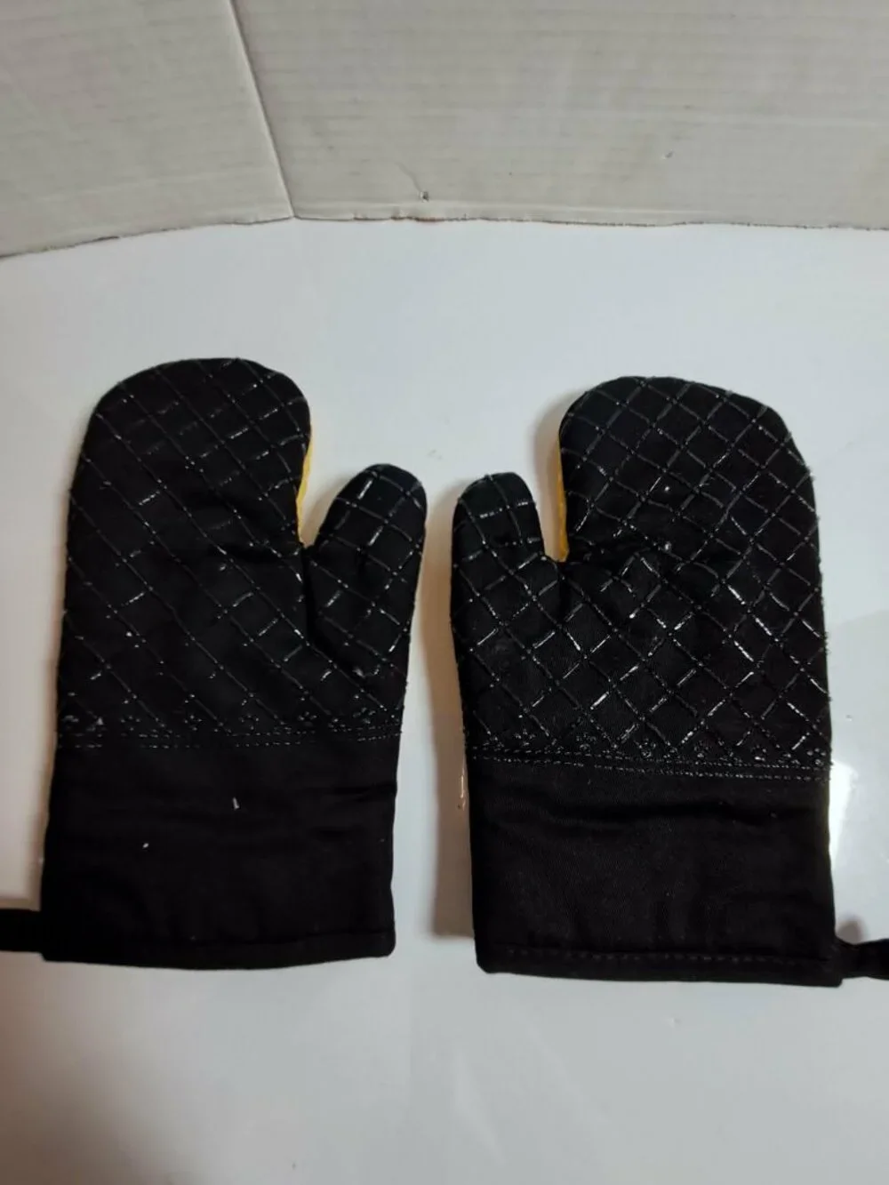 Retro Yellow Oven Mitts 2pc Vintage Pin Up Funny Kitchen